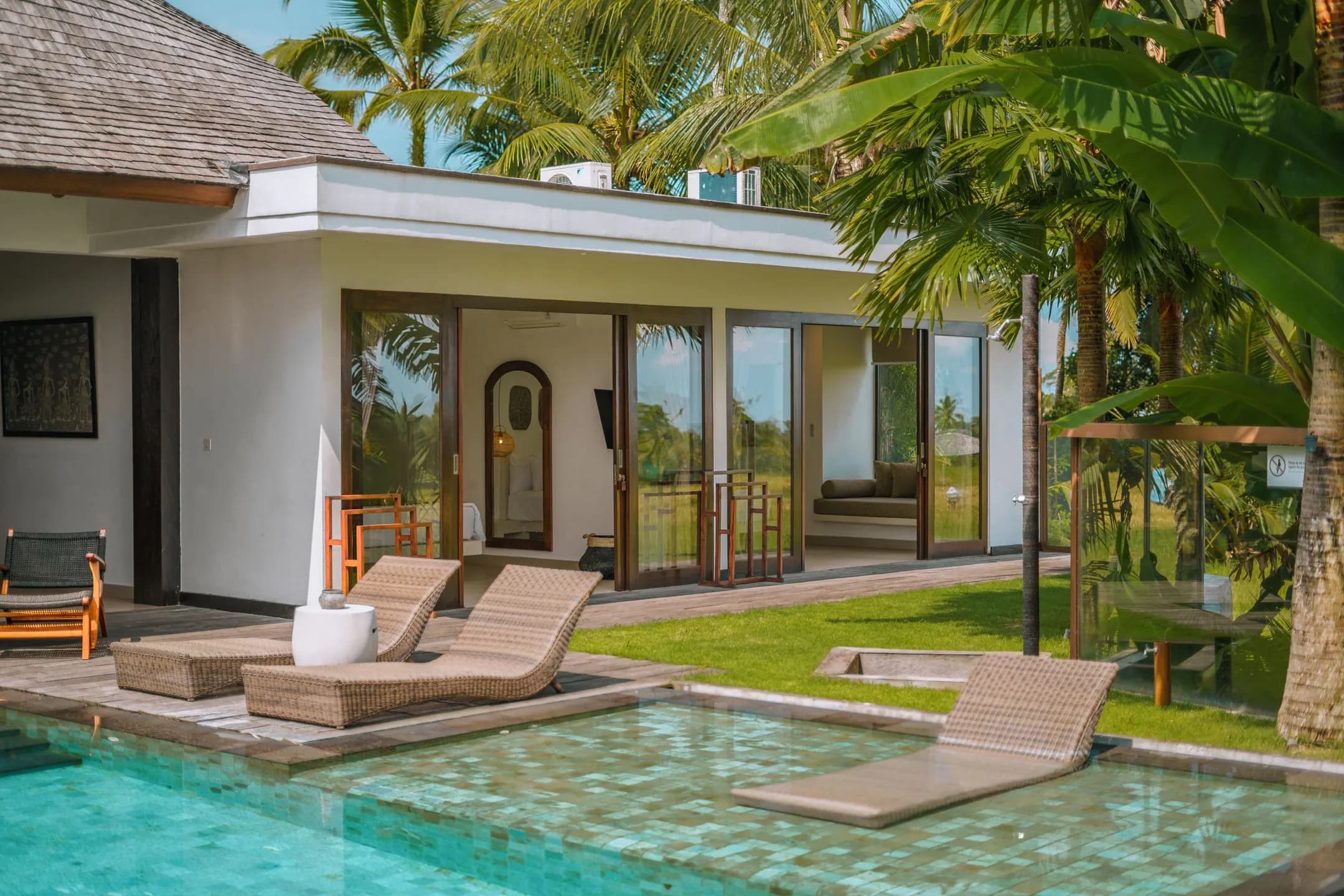 VILLA (3)
